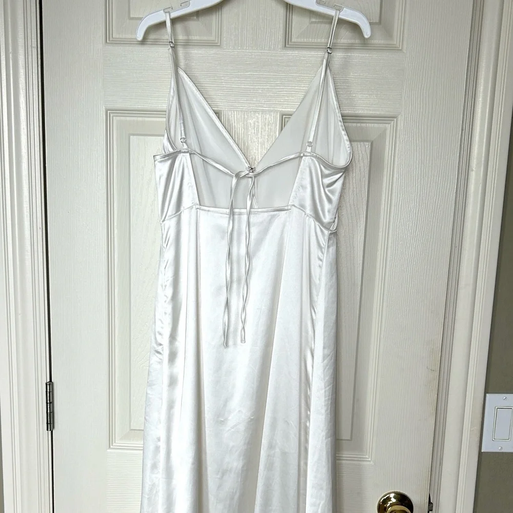 DRESS FORUM kelsey asymmetrical ruffle hem maxi dress in white 4 - Picture 8 of 12